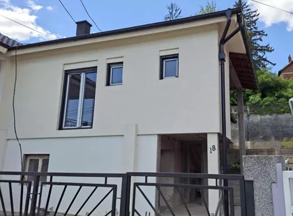 Crnogorska | 4zida.rs