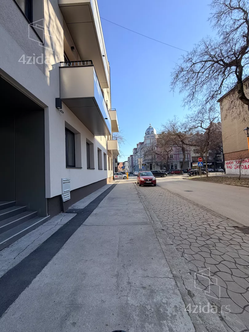 Poslovni prostor | 4zida