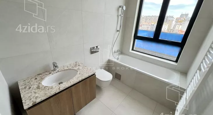 Petosoban stan | 4zida