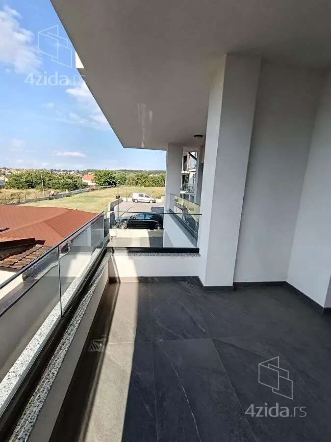 Četvoroiposoban stan | 4zida