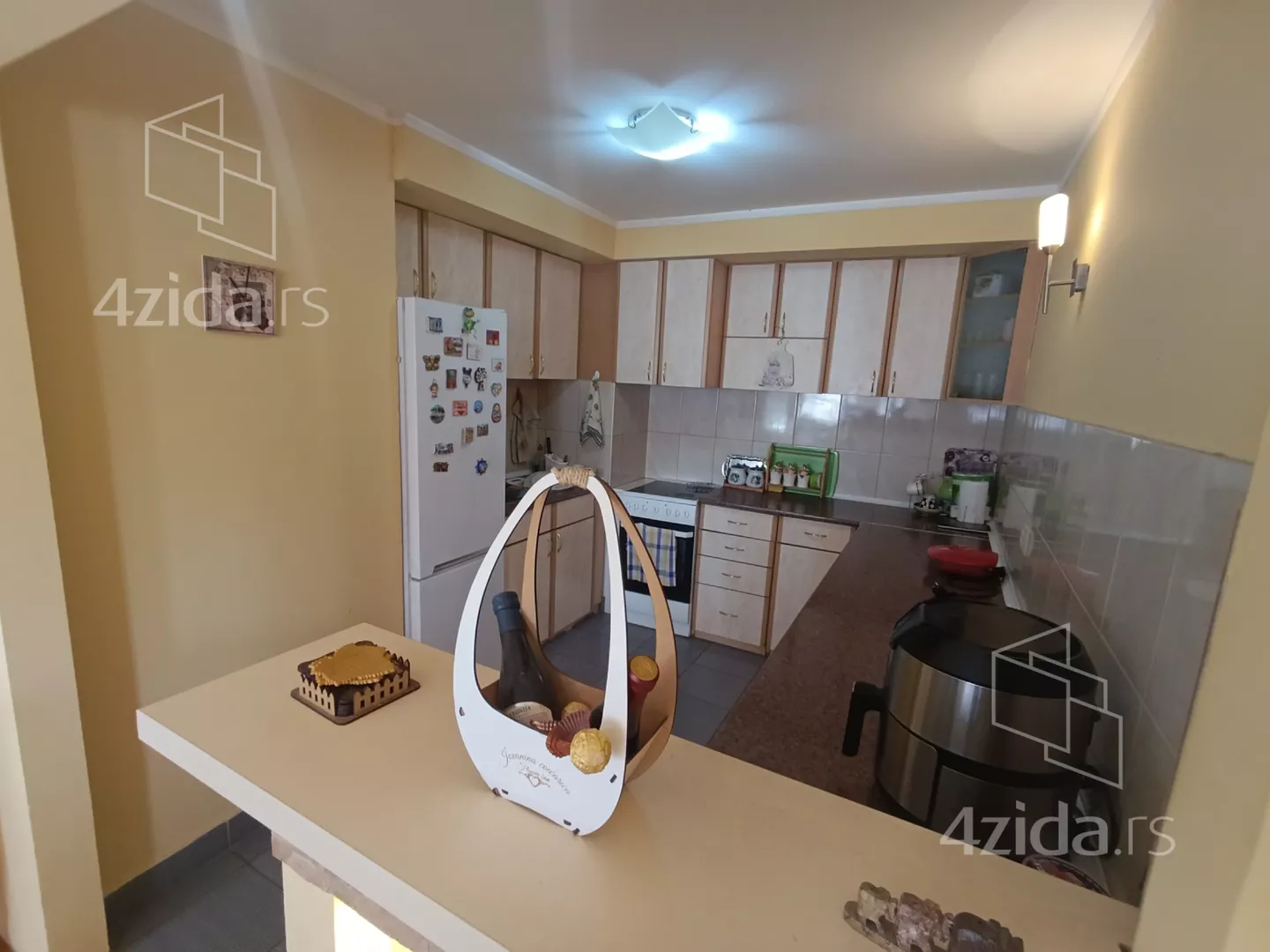 Troiposoban stan | 4zida