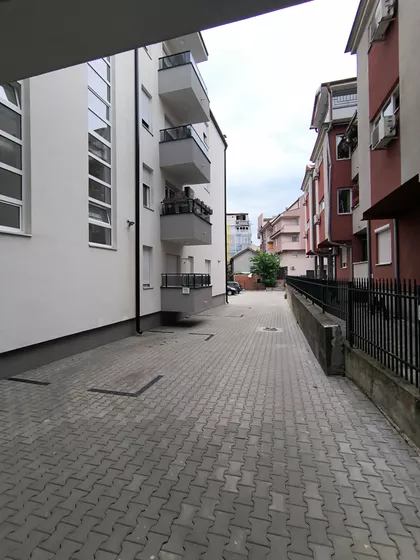 Nemanjina 27 | 4zida.rs