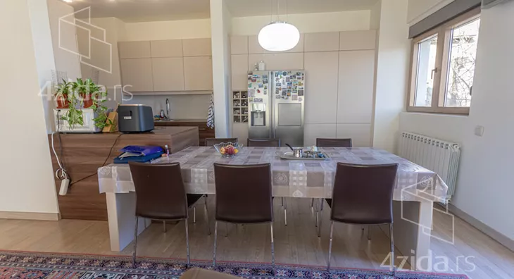 Šestosoban stan | 4zida