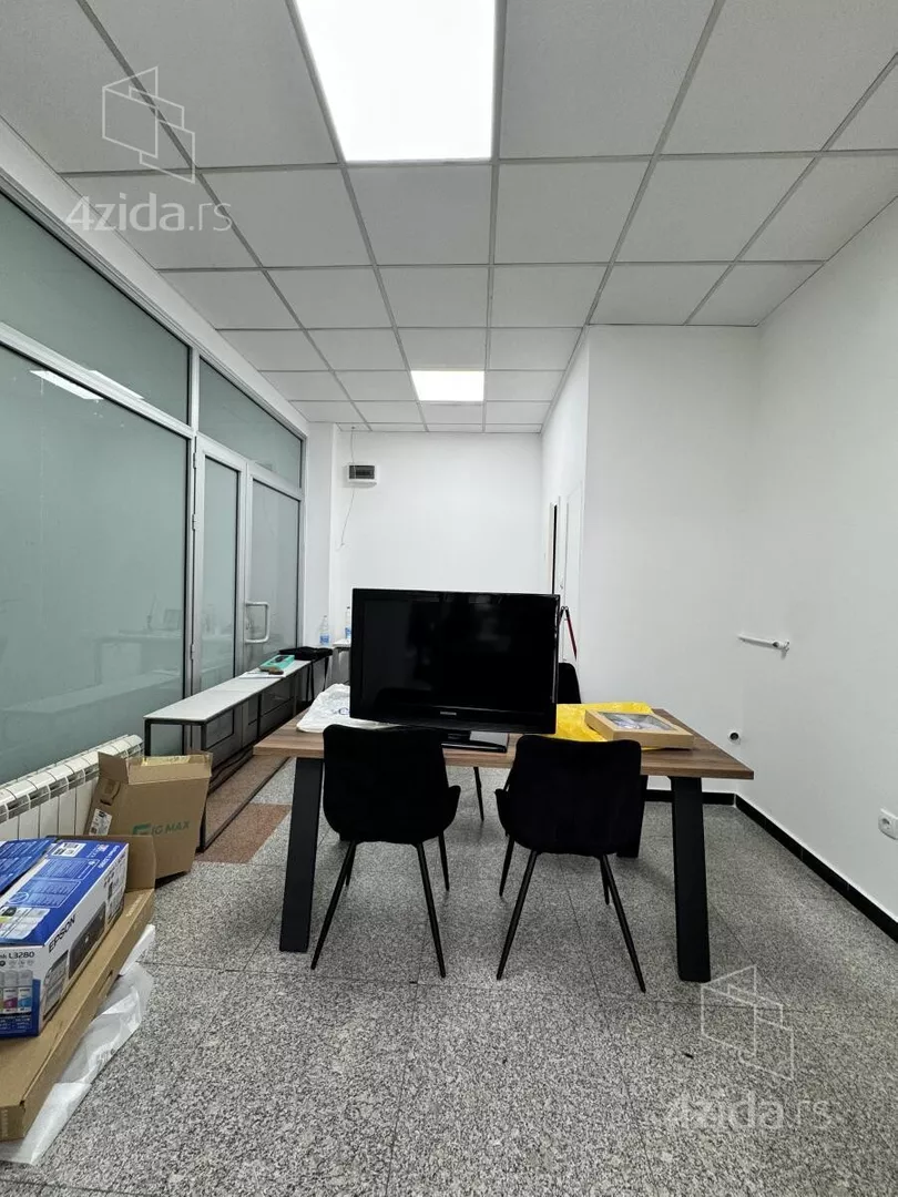 Lokal | 4zida