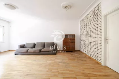 Ljubomira Stojanovića bb | 4zida.rs