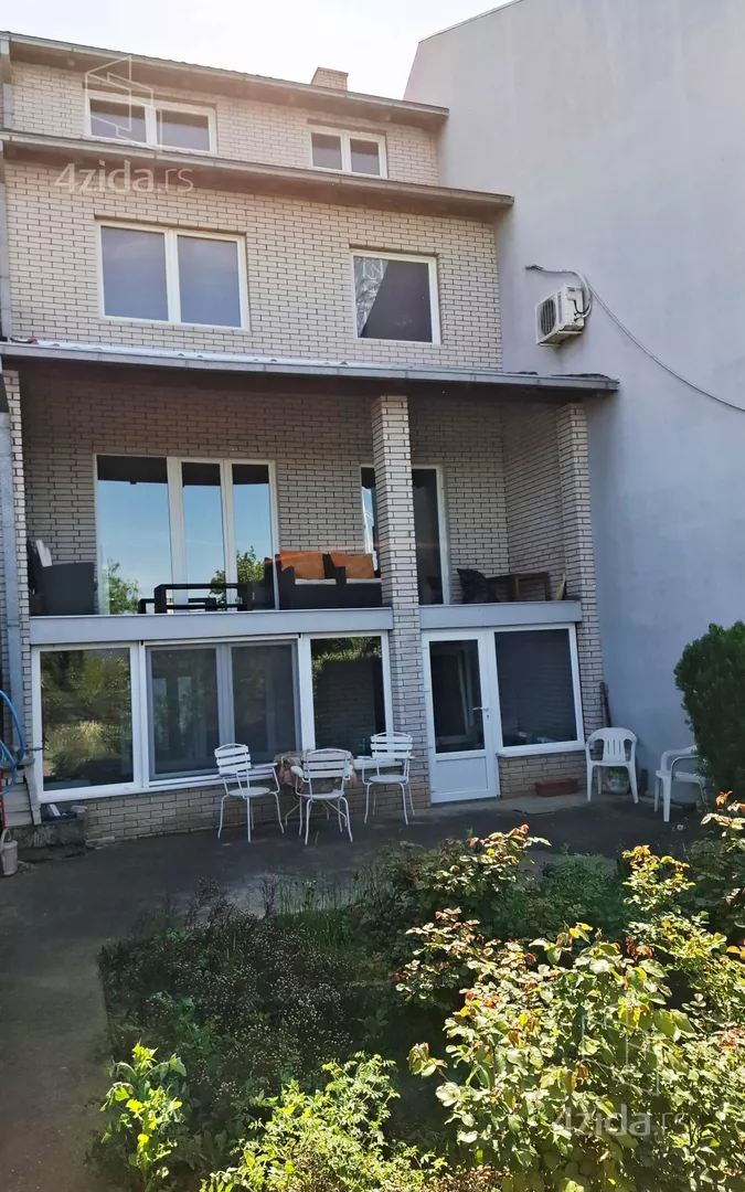 3-etažna kuća | 4zida