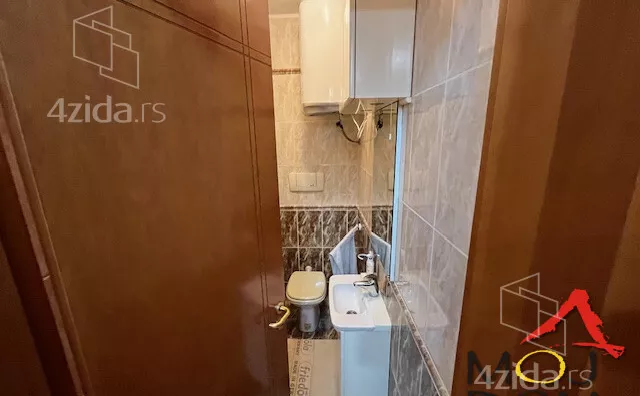 Petosoban stan | 4zida