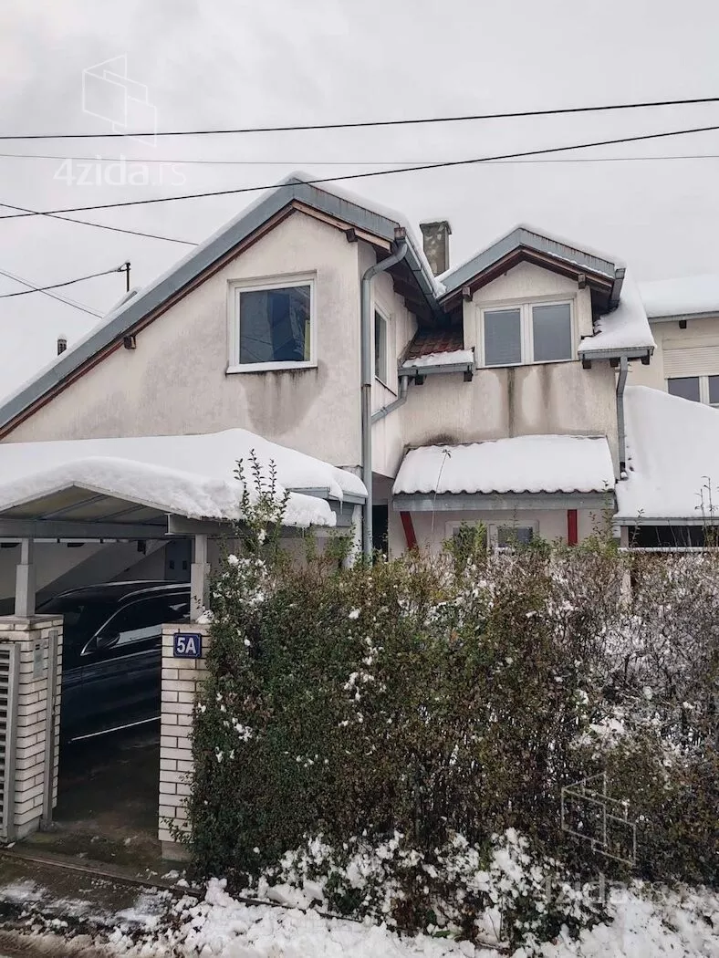 Šestosoban stan | 4zida