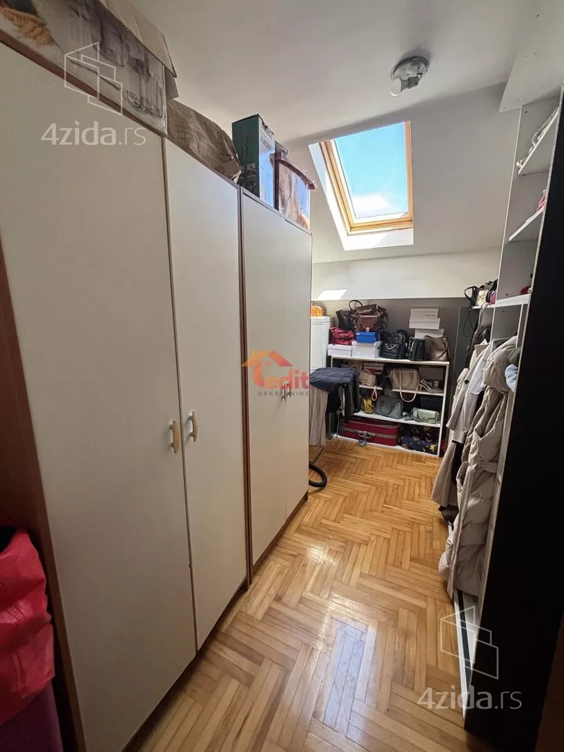 Četvoroiposoban stan | 4zida