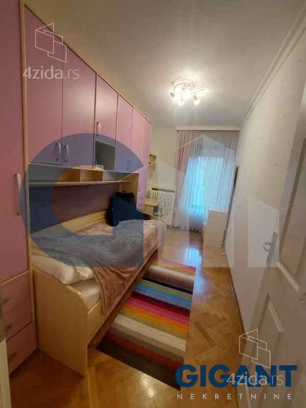 Petosoban stan | 4zida