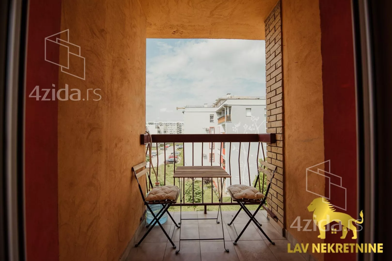 Jednoiposoban stan | 4zida