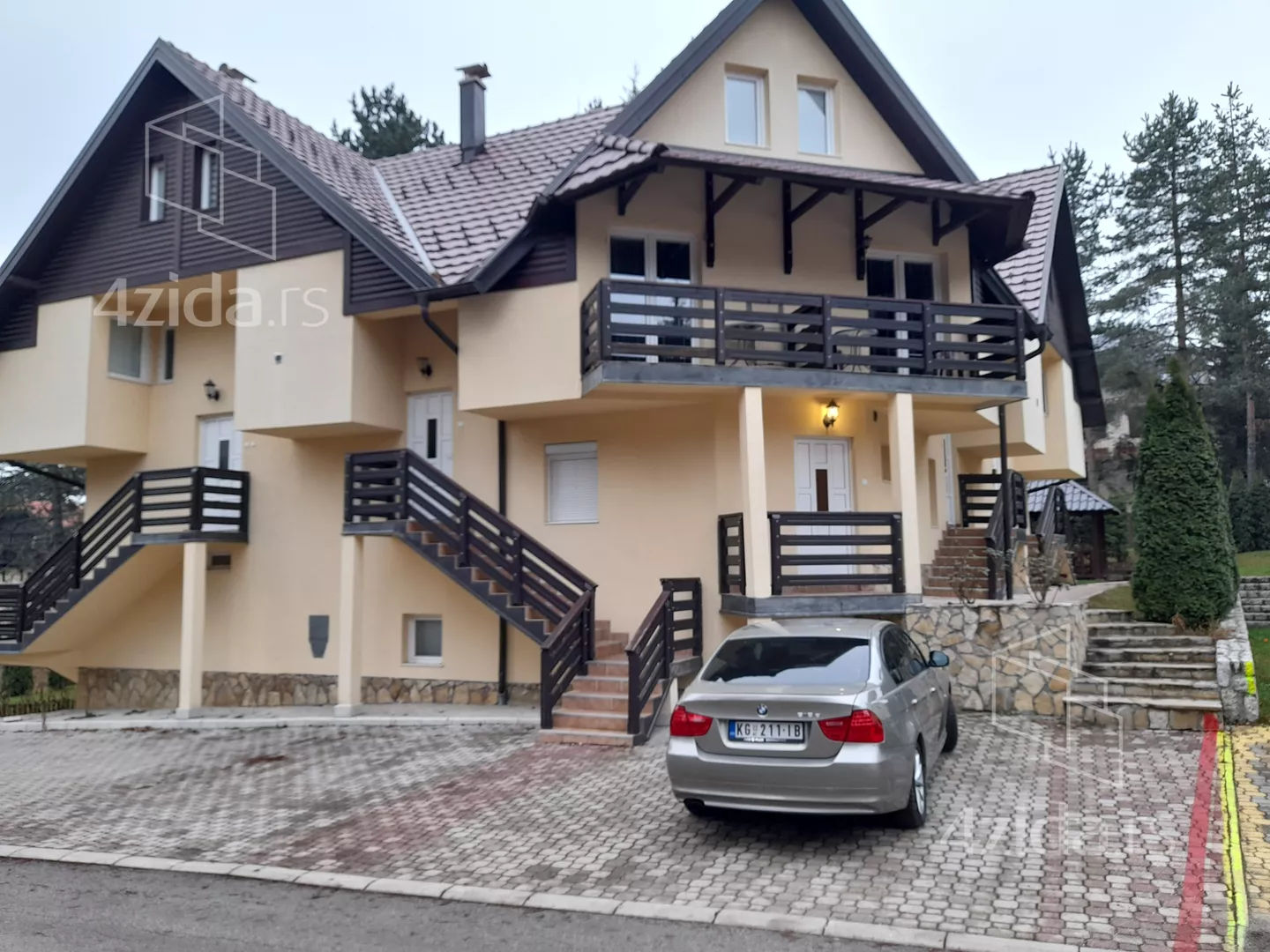 Jednoiposoban stan | 4zida