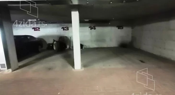 Parking | 4zida