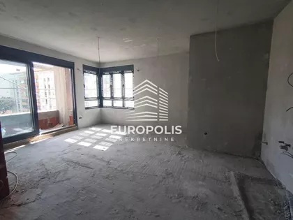 Vukov Spomenik | 4zida.rs