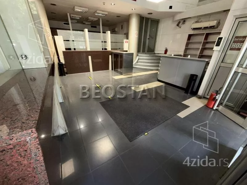 Lokal | 4zida