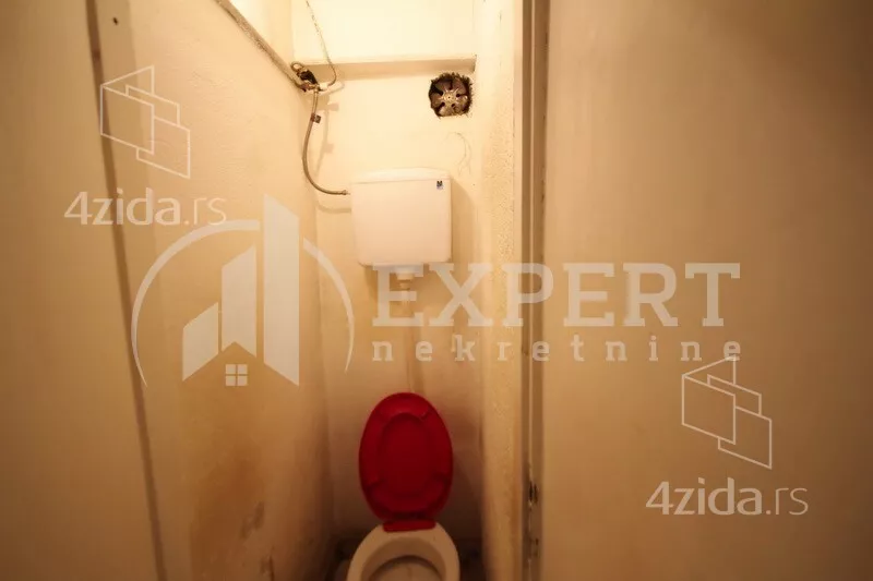 Lokal | 4zida
