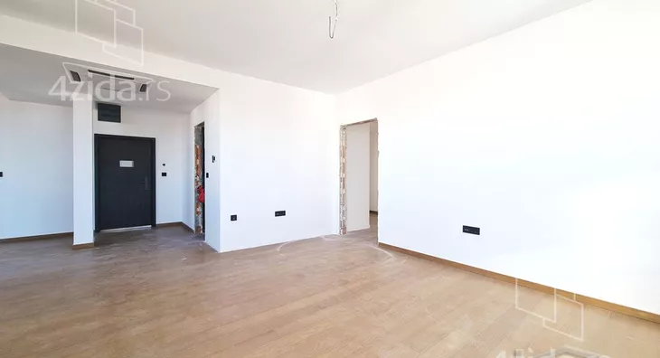 Četvoroiposoban stan | 4zida