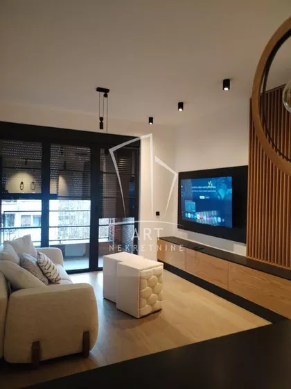 Cara Uroša | 4zida.rs