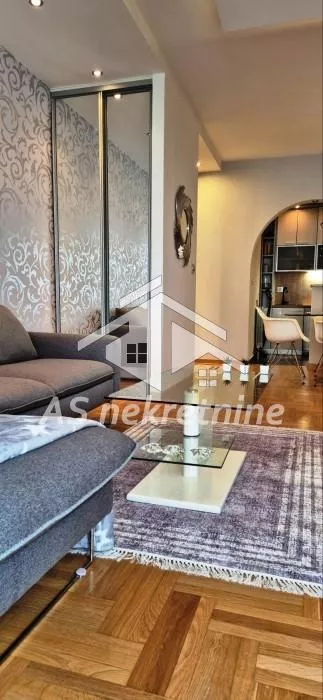 Crveni Krst Vračar | 4zida.rs