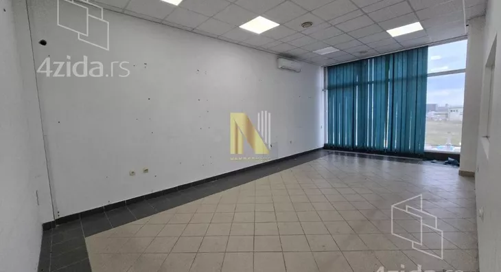 Poslovna zgrada | 4zida