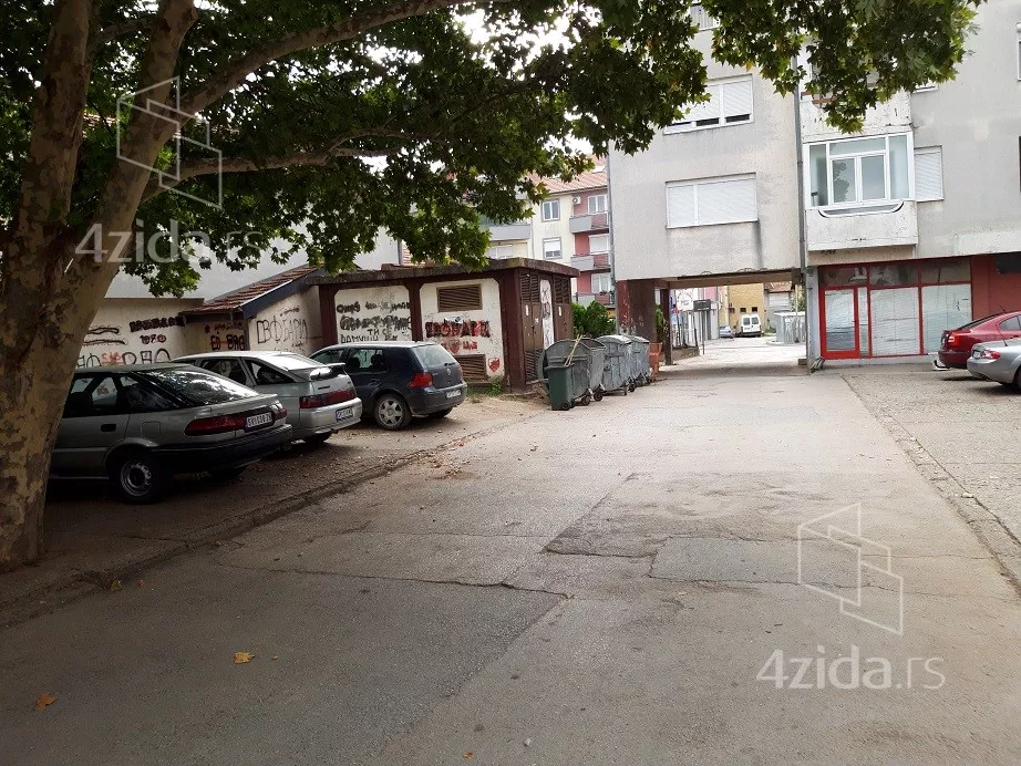 Lokal | 4zida