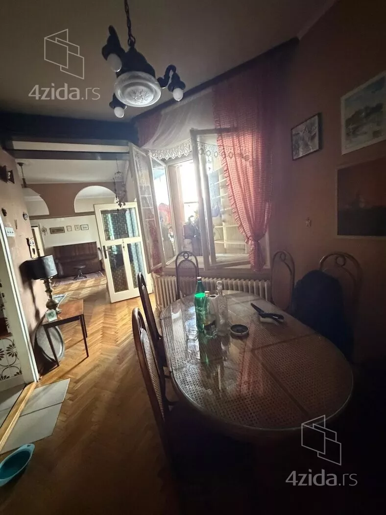 Četvoroiposoban stan | 4zida