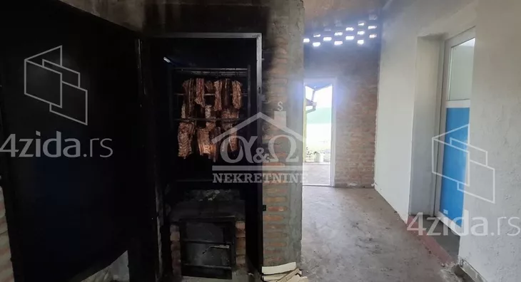 Poslovna zgrada | 4zida