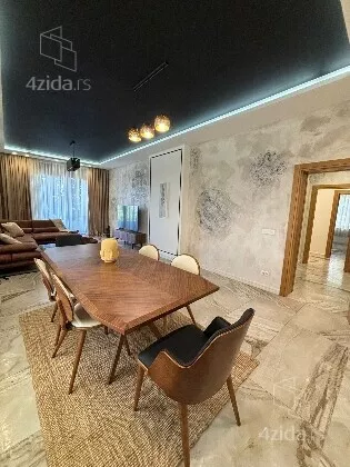 Četvoroiposoban stan | 4zida