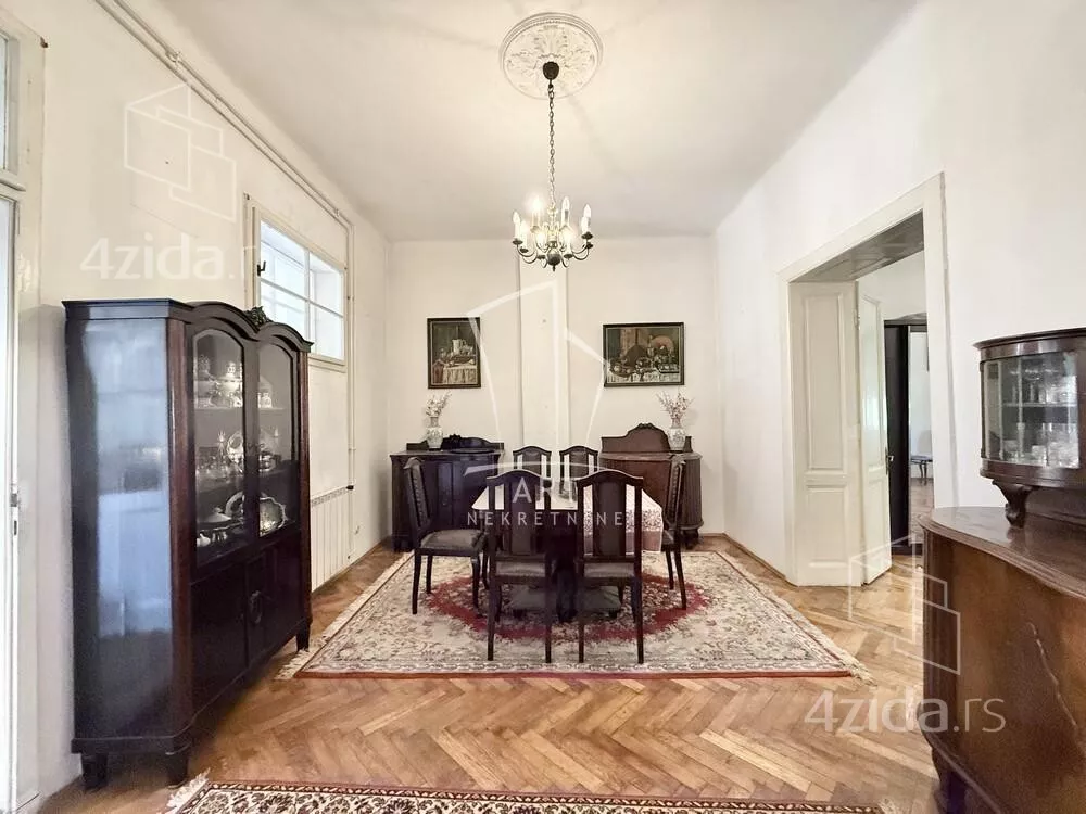 Četvoroiposoban stan | 4zida