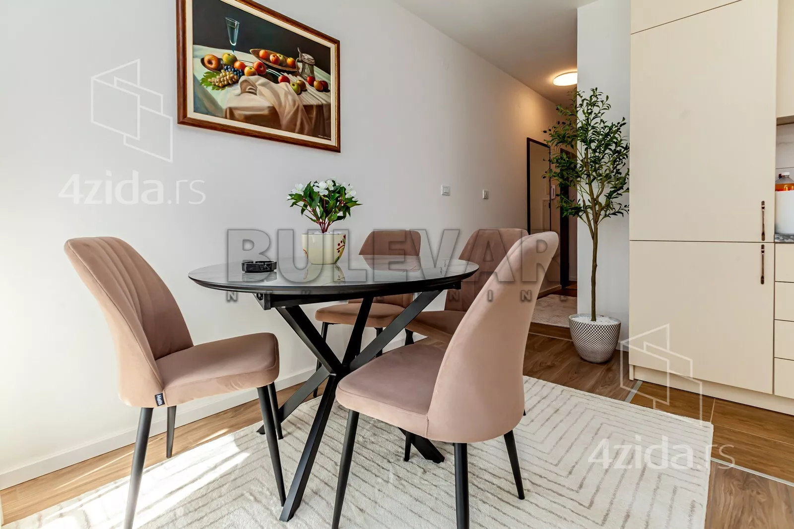 Dvoiposoban stan | 4zida