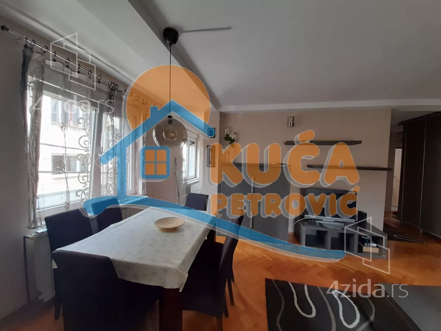 Troiposoban stan | 4zida