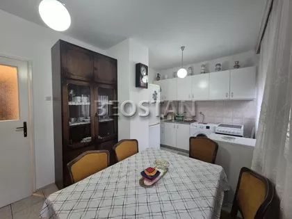 Dzona Kenedija | 4zida.rs