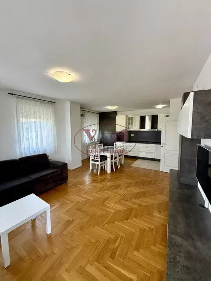 Banatić | 4zida.rs