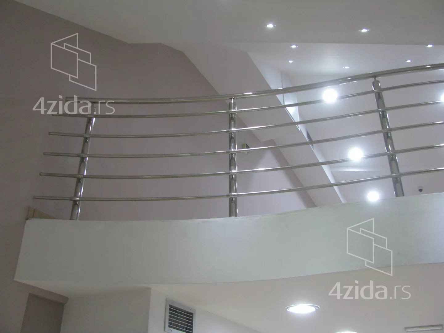 Lokal | 4zida