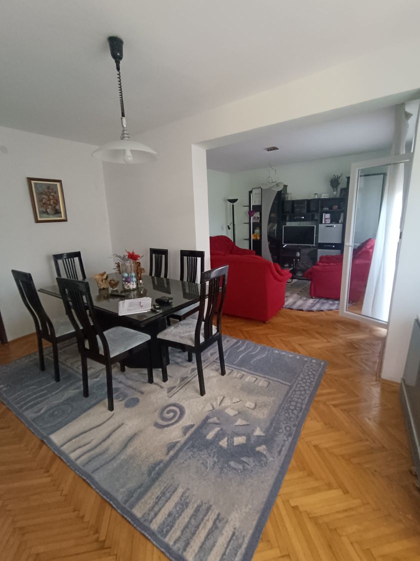Dvoiposoban stan, Niš