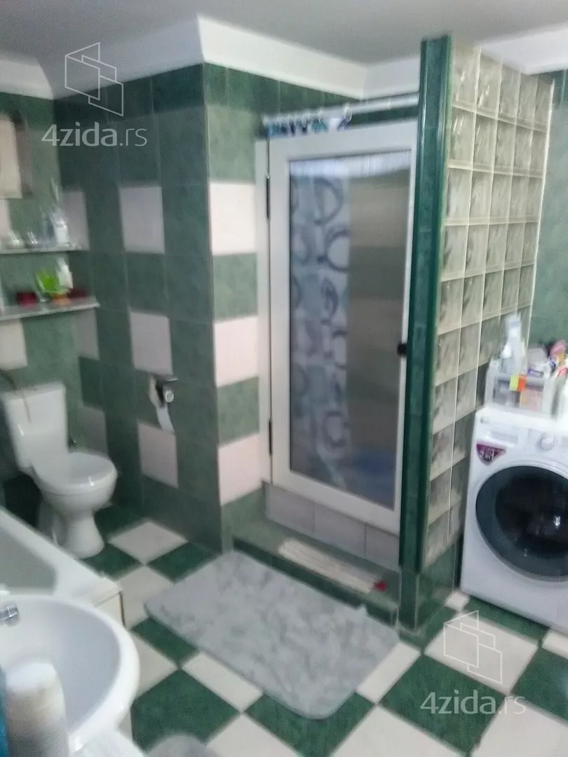 Petosoban stan | 4zida