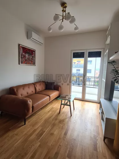 Božane Prpić | 4zida.rs