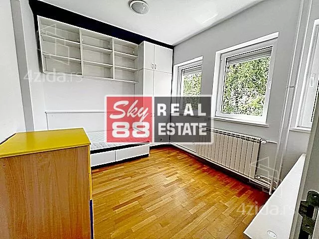 Četvoroiposoban stan | 4zida