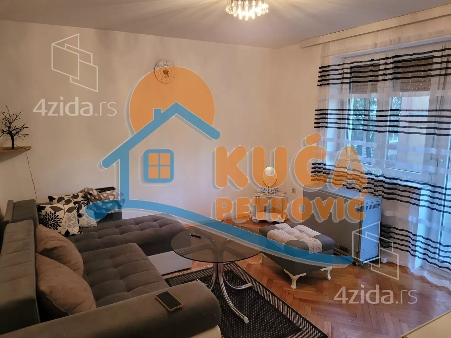 Jednoiposoban stan | 4zida