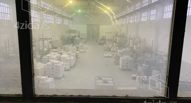 Poslovna zgrada | 4zida