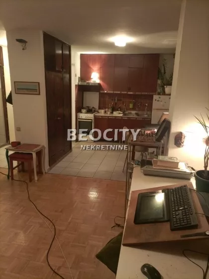 Ustanička | 4zida.rs