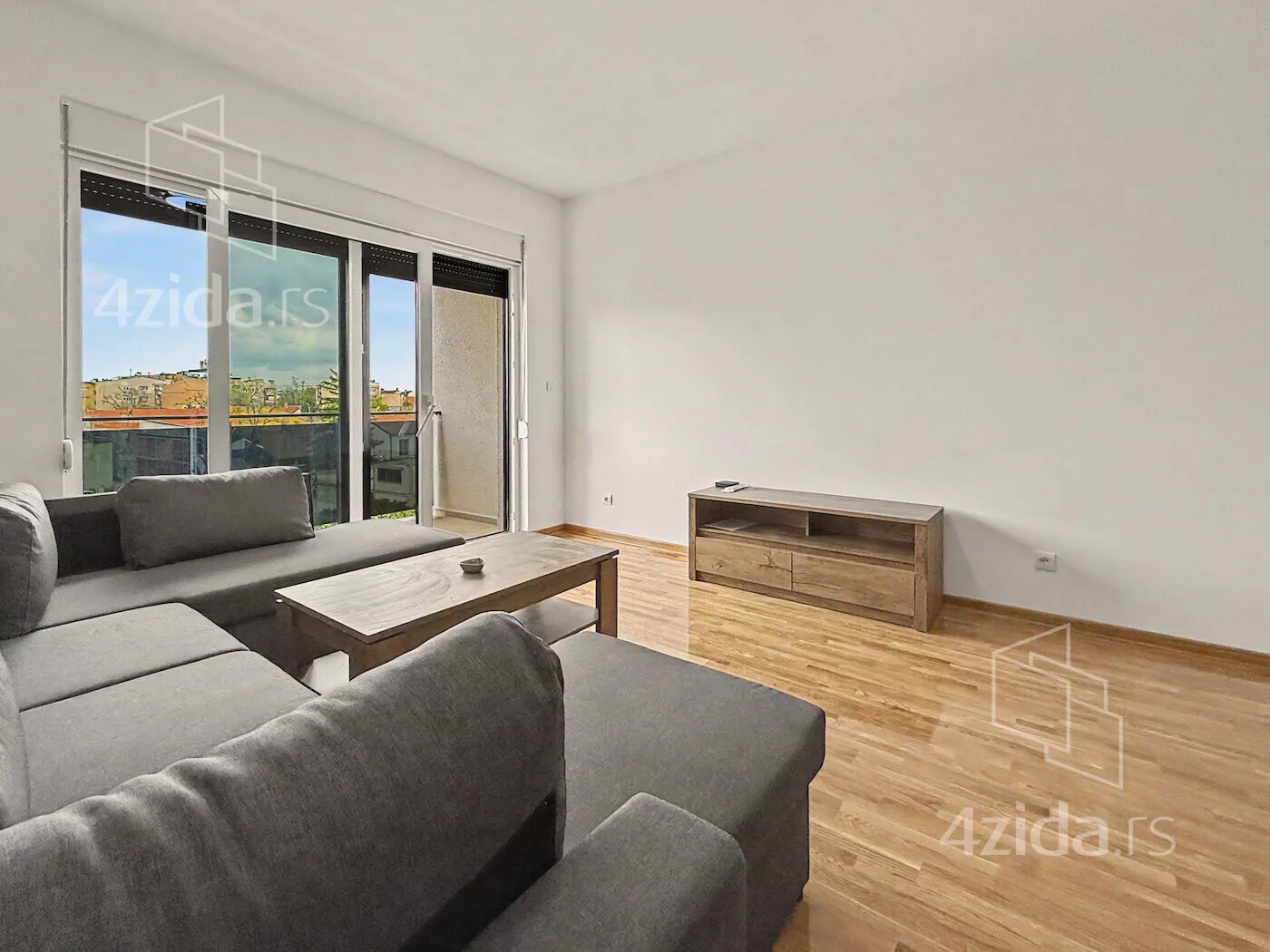 Dvoiposoban stan | 4zida