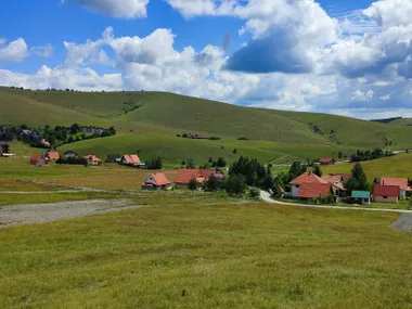 Velanski Gaj | 4zida.rs