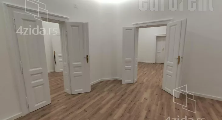 Četvoroiposoban stan | 4zida