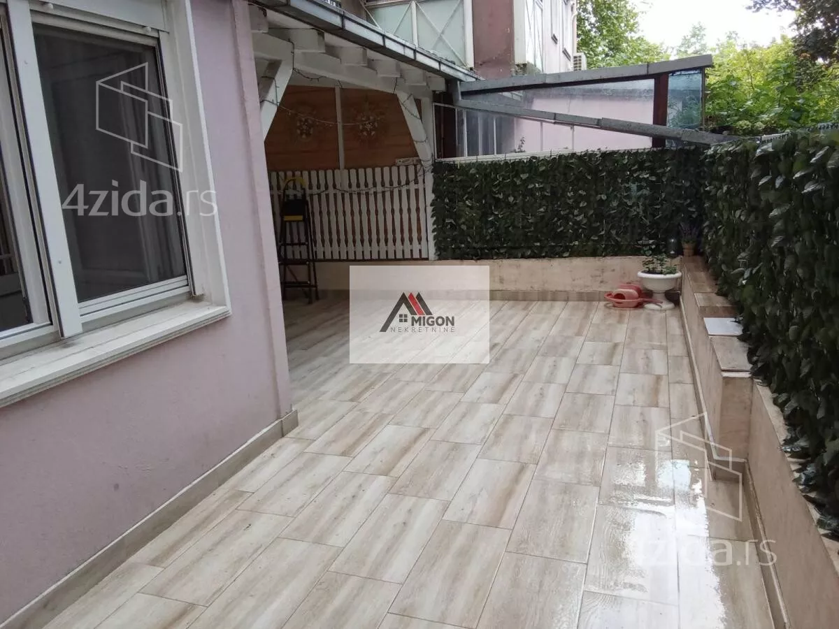 Troiposoban stan | 4zida