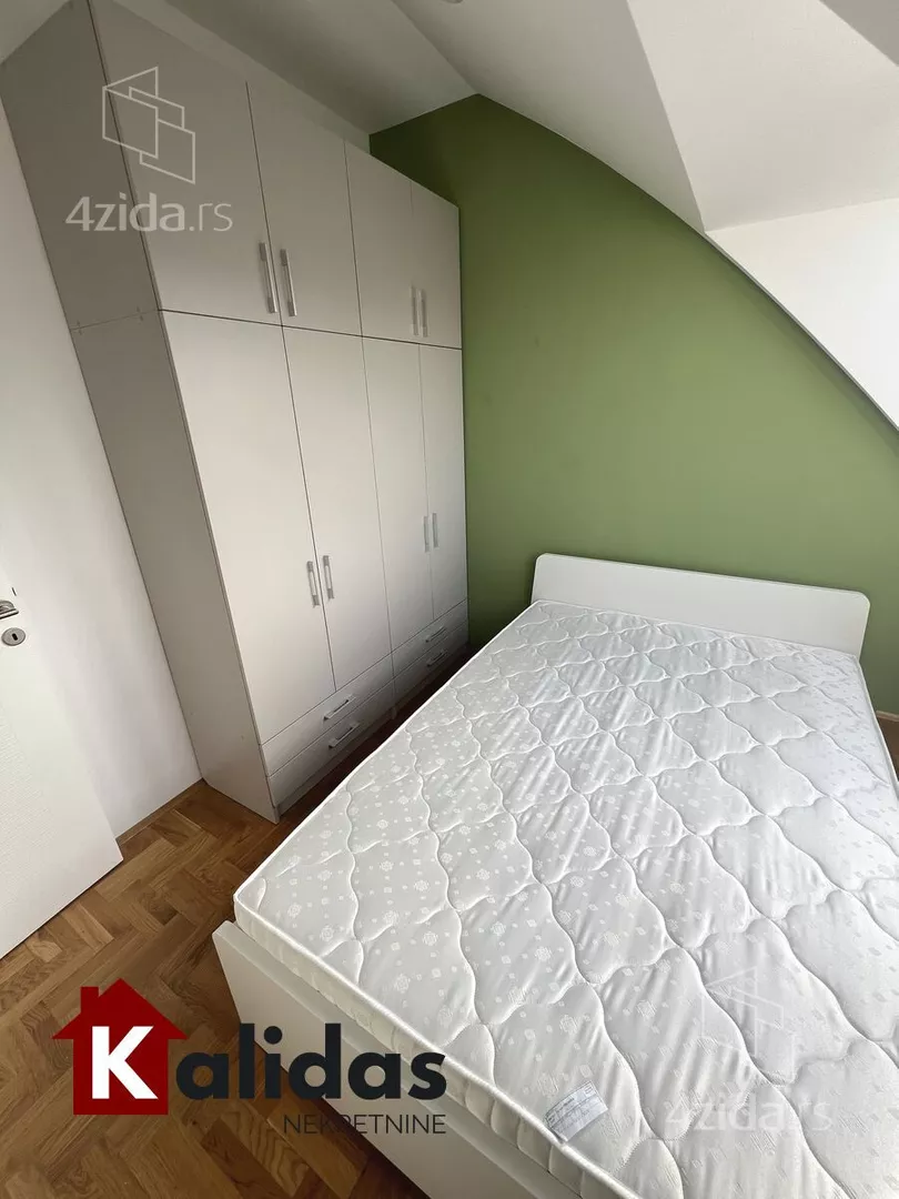 Šestosoban stan | 4zida