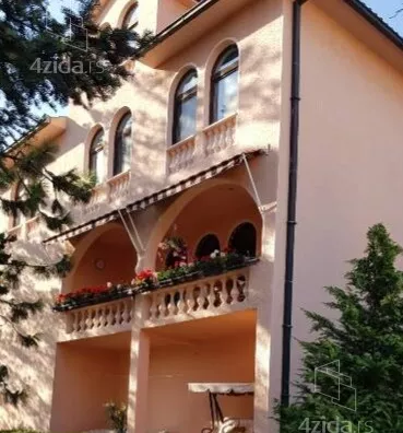 3-etažna kuća | 4zida