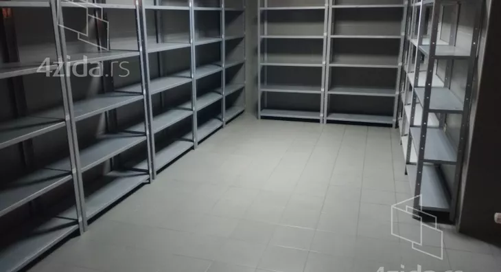 Poslovna zgrada | 4zida