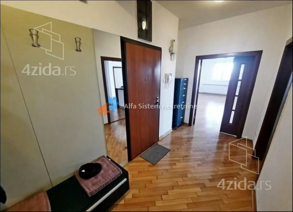 Petosoban stan | 4zida