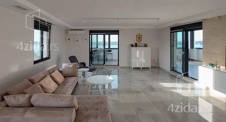 Šestosoban stan | 4zida